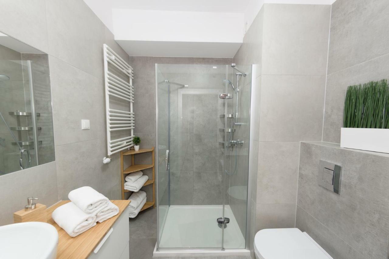Appartamento Batogospot Towers Breslavia Esterno foto